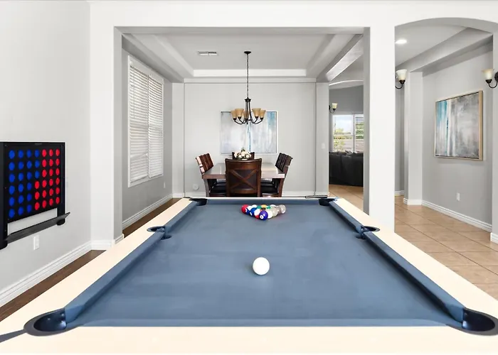 Desert Retreat - Pool - Fire Pit - Family Games Holiday home Surprise