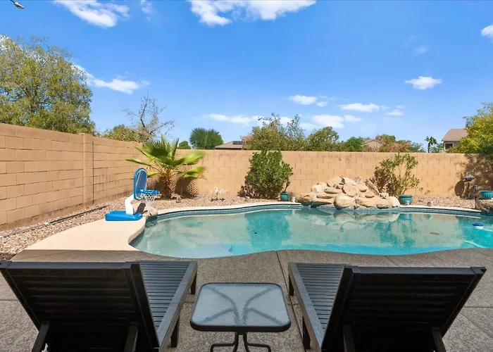 Holiday home Desert Retreat - Pool - Fire Pit - Family Games