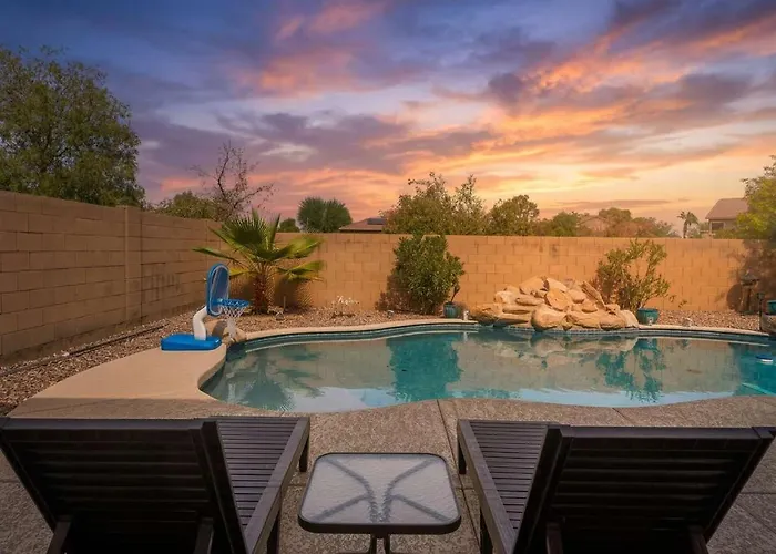 Holiday home Desert Retreat - Pool - Fire Pit - Family Games Surprise