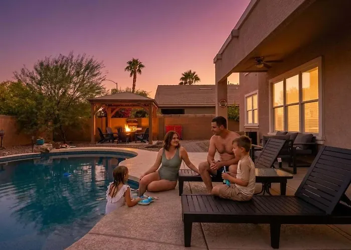 Desert Retreat - Pool - Fire Pit - Family Games * Surprise